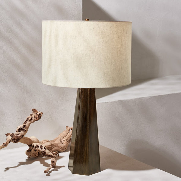 Safavieh JANDEAN, JANDEAN 27-Inch Brown Iron Table Lamp - Elegant Home Accent for Cozy Lighting & Timeless Appeal TBL2002A