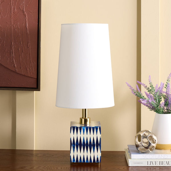 Safavieh Kye, Elegant 24-inch Blue And White Resin Table Lamp For Stylish Home Décor And Ambiance Blue ,White Resin Body ,Fabric Shade Tbl2025a