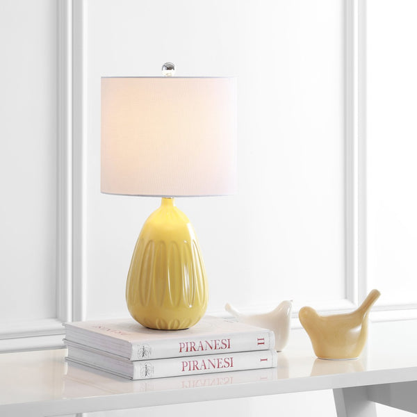 Safavieh LINNETT Table Lamp - Elegant Accent Lighting for Modern and Classic Interiors with Ambient Glow Yellow TBL4165A