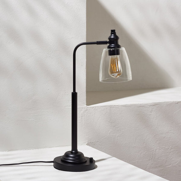 Safavieh RINO, Sleek 23-Inch Black Metal Table Lamp with USB Port for Modern Spaces & Effortless Charging TBL4294A