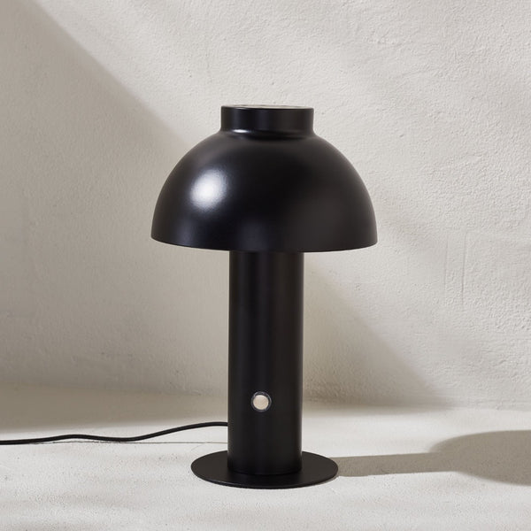 Safavieh NIARA, Modern Rechargeable LED Table Lamp for Home & Office – Elegant Design, Versatile Lighting Solution Black TBL4315B