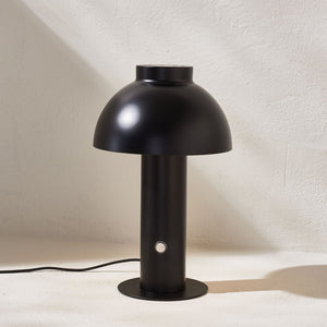 Safavieh NIARA, Modern Rechargeable LED Table Lamp for Home & Office – Elegant Design, Versatile Lighting Solution Black TBL4315B