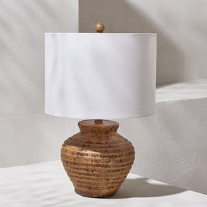Safavieh KAMRYN, 23-Inch Brown Polyresin Table Lamp - Modern Elegance with Warm Ambient Light for Any Space TBL4351A