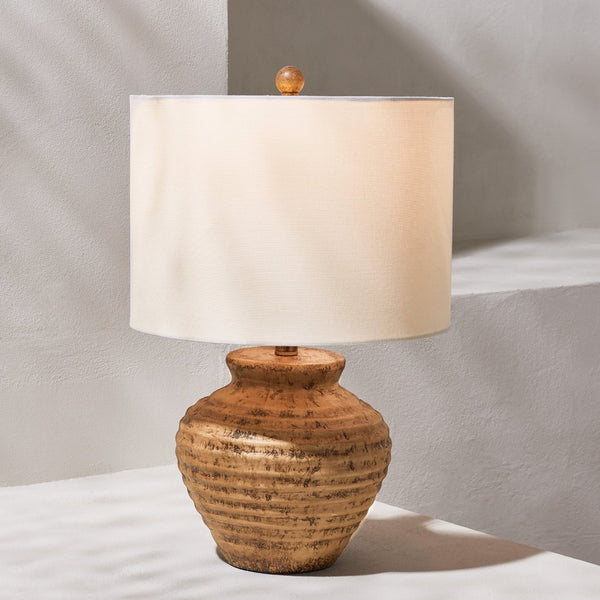 Safavieh KAMRYN, 23-Inch Brown Polyresin Table Lamp - Modern Elegance with Warm Ambient Light for Any Space TBL4351A