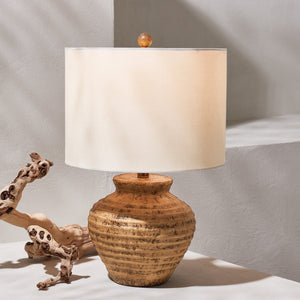 Safavieh KAMRYN, 23-Inch Brown Polyresin Table Lamp - Modern Elegance with Warm Ambient Light for Any Space TBL4351A