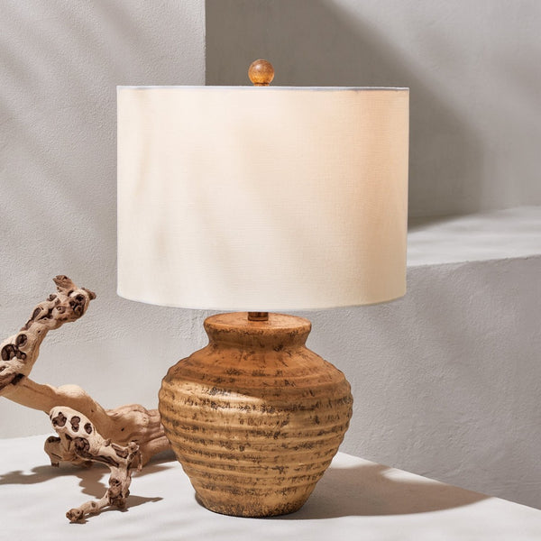 Safavieh KAMRYN, 23-Inch Brown Polyresin Table Lamp - Modern Elegance with Warm Ambient Light for Any Space TBL4351A