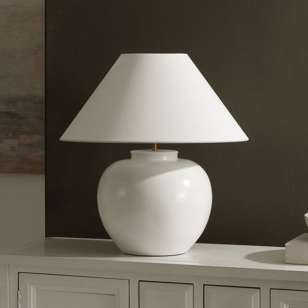 Safavieh Korie, 21-inch White Ceramic Table Lamp - Elegant Design For Timeless Home Decor & Sophisticated Illumination White Resin Body ,Fabric Shade Tbl4657a