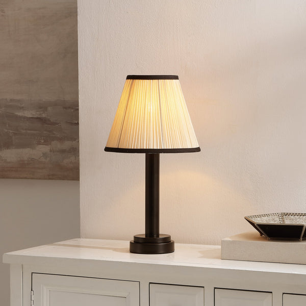 Safavieh Catina, Sleek 18" Matte Black Metal Table Lamp With Fabric Shade — Modern Minimalist Lighting For Bedside TBL4678A