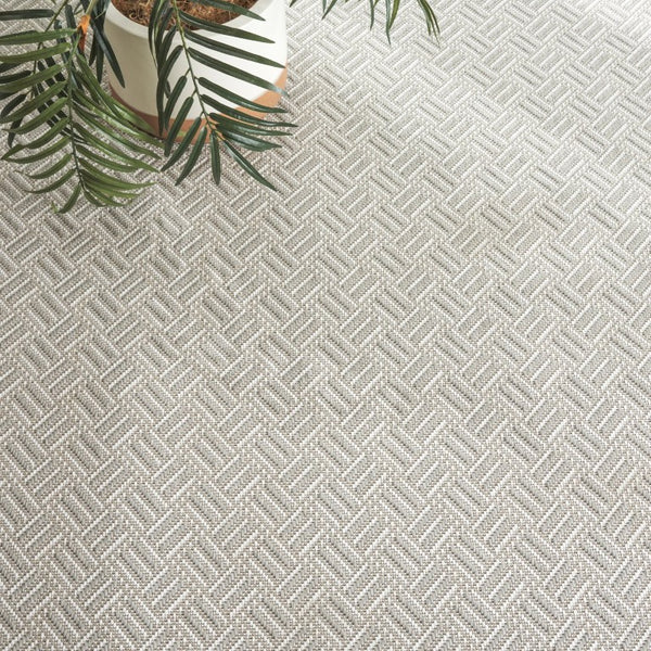 Safavieh Terrace Geometric Runner Rug Power Loomed Polypropylene for Hallways and Entryways Gray 2'-3" x 8'-0" TER800F-28