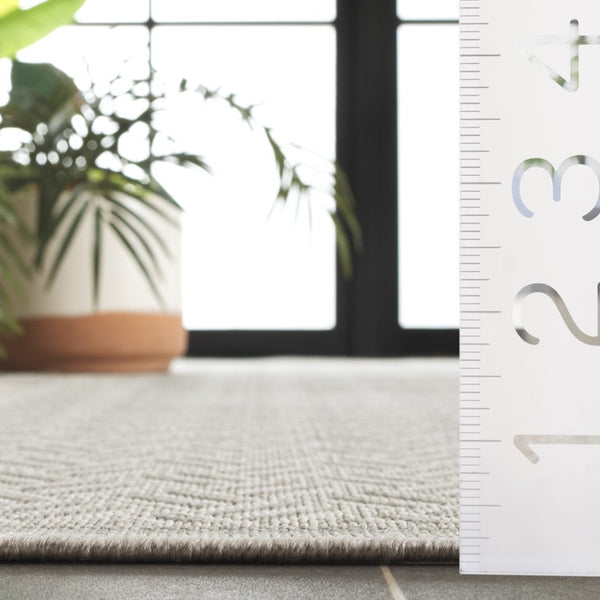 Safavieh Terrace Geometric Runner Rug Power Loomed Polypropylene for Hallways and Entryways Gray 6'-7" x 6'-7" Square TER800F-7SQ