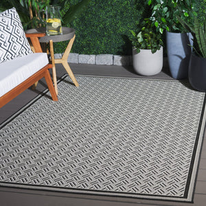 Safavieh Terrace Chic Black & White Geometric Rug — Durable Polypropylene Outdoor/Indoor Low-Profile Accent 4'-0" x 6'-0" TER800Z-4