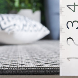 Safavieh Terrace Geometric Runner Rug Power Loomed Polypropylene for Hallways and Entryways Black 6'-7" x 6'-7" Square TER800Z-7SQ