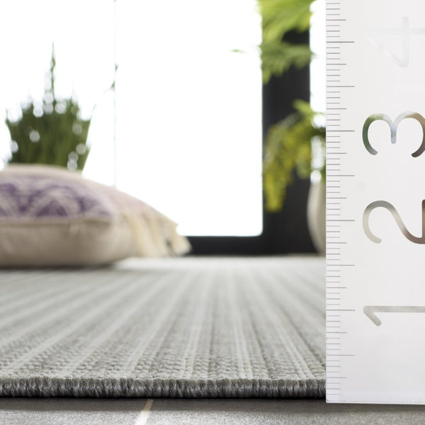 Safavieh Terrace Power Loomed Polypropylene Runner Rug for Entryways and Hallways Gray 6'-7" x 6'-7" Square TER802F-7SQ