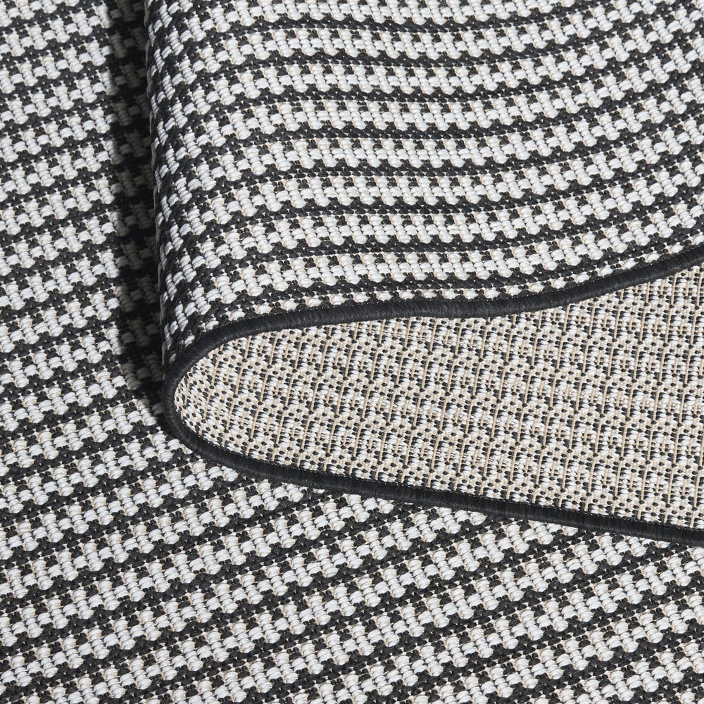Safavieh Terrace Turkish Power‑Loomed Black White Rug — Low‑Profile, Weather & Stain Resistant, Modern Dotted Geometric Pattern 8'-0" x 10'-0" TER802Z-8