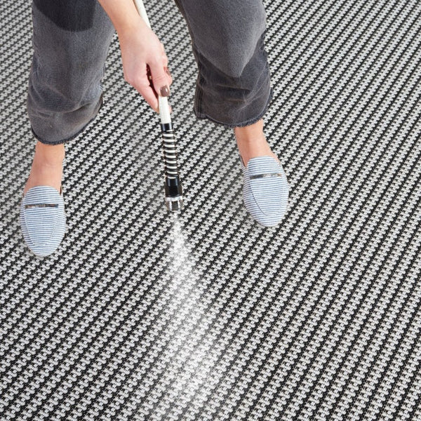 Safavieh Terrace Power Loomed Polypropylene Runner Rug for Entryways and Hallways Black 6'-7" x 6'-7" Square TER802Z-7SQ