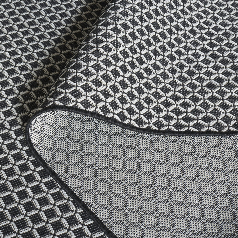 Safavieh Terrace Black And White Geometric Rug — Durable Indoor/Outdoor Polypropylene Low‑Profile Design 5'-3" x 7'-6" TER804Z-5