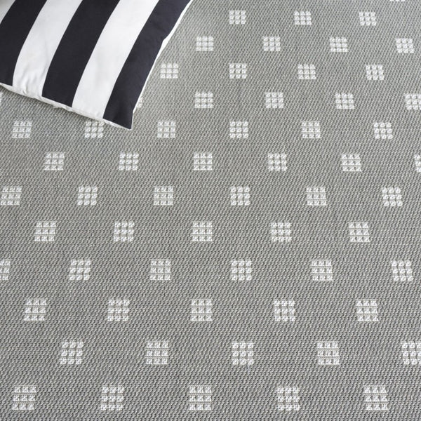 Safavieh Terrace Power Loomed Polypropylene Runner Rug Geometric Grid Indoor Outdoor Gray 2'-3" x 8'-0" TER806F-28