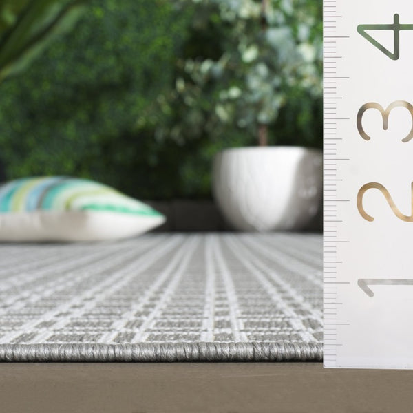 Safavieh Terrace Geometric Indoor Outdoor Area Rug Power Loomed Polypropylene for Modern Living TER808F-7SQ