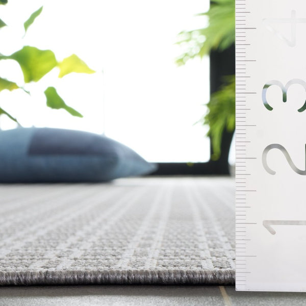 Safavieh Terrace Geometric Indoor Outdoor Area Rug Power Loomed Polypropylene for Modern Living TER808F-7SQ