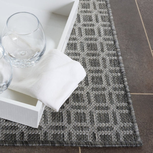 Safavieh Terrace Polypropylene Geometric Square Rug Power Loomed for Indoor Outdoor Patios TER808H-7SQ
