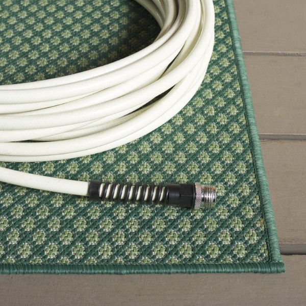 Safavieh Terrace Power-Loomed Polypropylene Runner Rug with Geometric Pattern for Hallways Green 6'-7" x 6'-7" Square TER810Y-7SQ