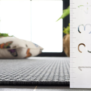 Safavieh Terrace Power-Loomed Polypropylene Runner Rug with Geometric Pattern for Hallways Black 2'-3" x 8'-0" TER810Z-28