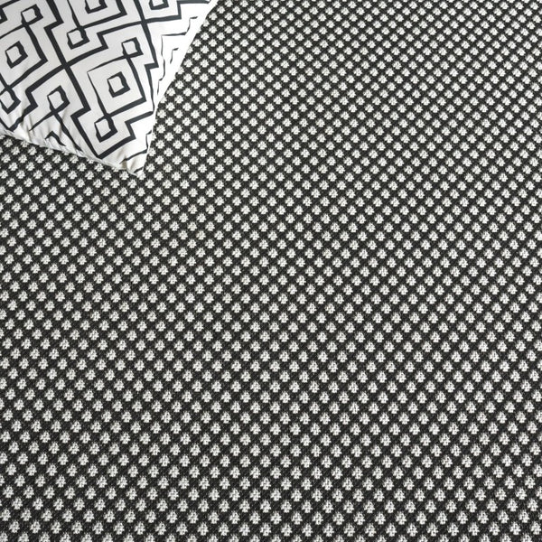 Safavieh Terrace Power-Loomed Polypropylene Runner Rug with Geometric Pattern for Hallways Black 2'-3" x 8'-0" TER810Z-28