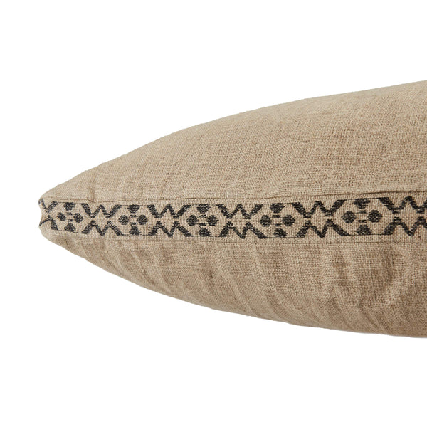 Jaipur Living Jaipur Living Taiga Linen Throw Pillow Tribal Bordered 24 Inch Square Boho Accent Beige Poly Fill PLW103586
