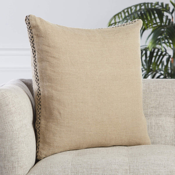 Jaipur Living Jaipur Living Taiga Linen Throw Pillow Tribal Bordered 24 Inch Square Boho Accent Beige Poly Fill PLW103586