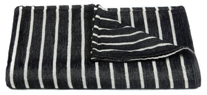 Chandra Rugs Handcrafted Polyester Throw - Cozy Luxury Blanket For Style & Comfort, Perfect For Any Home Decor Black,White Polyester,Cotton Th-ari51601