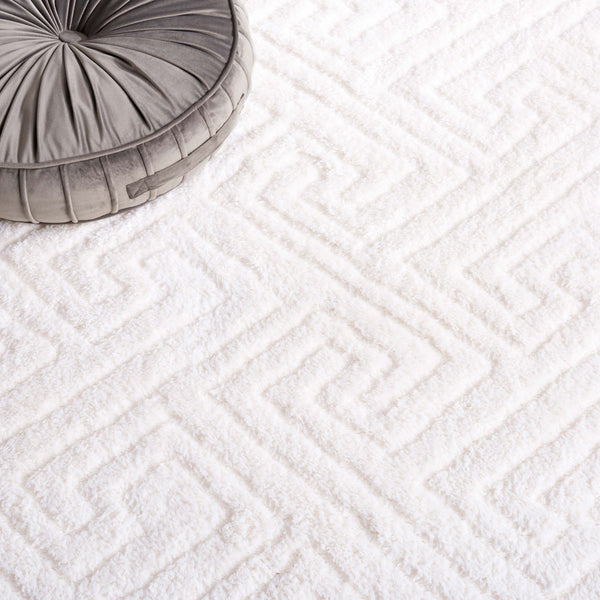 Safavieh Tahoe Luxurious Round Area Rug - Plush Power-loomed Geometric Design For Modern Elegance White 60% Polypropylene,Jute 40% Tho652a-3sq