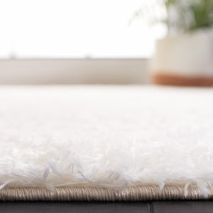 Safavieh Tahoe Shag Area Rug - Luxurious Turkish Craftsmanship, Plush Comfort, And Timeless Elegance For Any Space White 60% Polypropylene,Jute 40% Tho670a-10