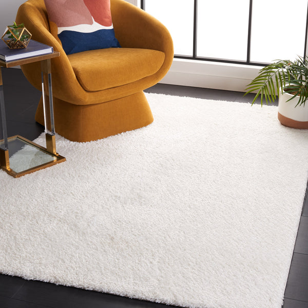Safavieh Tahoe Shag Area Rug - Luxurious Turkish Craftsmanship, Plush Comfort, And Timeless Elegance For Any Space White 60% Polypropylene,Jute 40% Tho670a-10