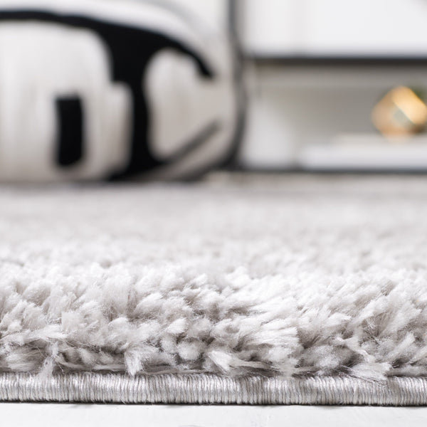 Safavieh Tahoe Shag Area Rug - Luxurious Turkish Craftsmanship, Plush Comfort, And Timeless Elegance For Any Space Grey 60% Polypropylene,Jute 40% Tho670h-25