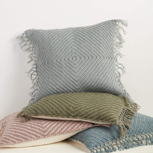 Jaipur Living Jaipur Living Maritima Boho Diamond Woven Outdoor Pillow Cover with Macrame Tassel Trim Blue PLC102459