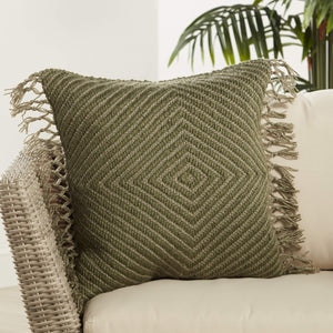 Jaipur Living Jaipur Living Maritima Diamond Weave Boho Throw Pillow with Macrame Tassel Trim Green PLW103738