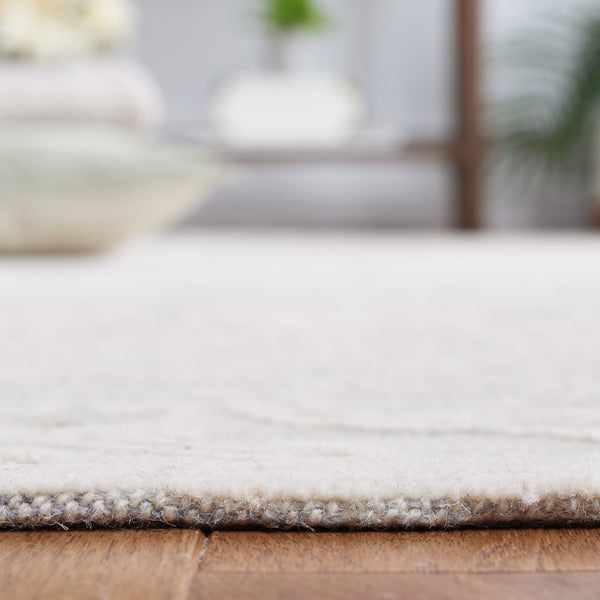 Safavieh Trace 304 Hand Tufted Transitional Rug Grey / Ivory TRC304F-8