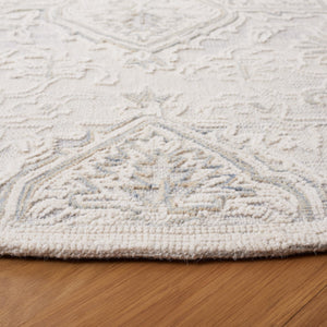 Safavieh Trace 304 Hand Tufted Transitional Rug Grey / Ivory TRC304F-8