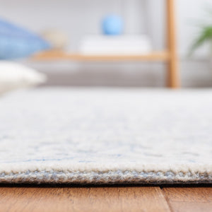 Safavieh Trace 304 Hand Tufted Transitional Rug Light Blue / Ivory TRC304K-8