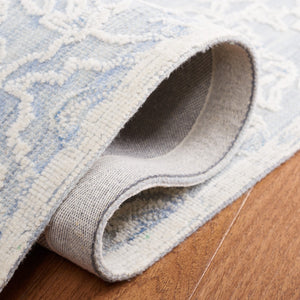 Safavieh Trace 304 Hand Tufted Transitional Rug Light Blue / Ivory TRC304K-8
