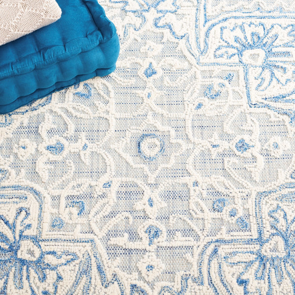 Safavieh Trace 304 Hand Tufted Transitional Rug Blue / Ivory TRC304M-8