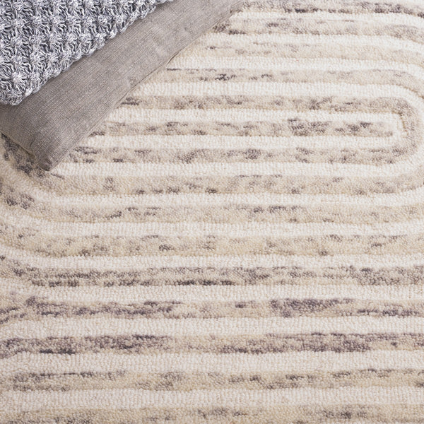 Safavieh Trace 310 Hand Tufted Transitional Rug Grey / Ivory TRC310F-8