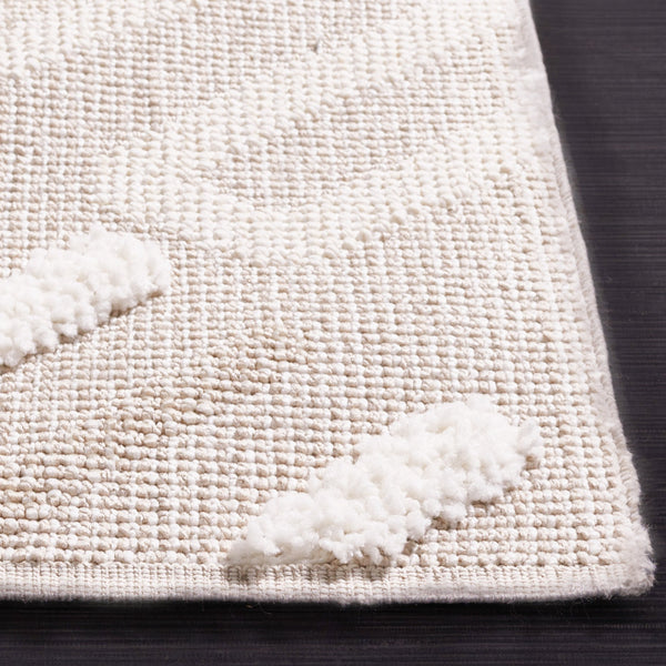 Safavieh Trends Luxurious Beige And Ivory Area Rug - Soft, Durable, Perfect For Any Home Décor Style Beige ,Ivory 70% Polyester,30% Polypropylene Trd104b-3