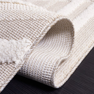 Safavieh Trends Elegant Multi-textured Area Rug For Modern Homes – Stylish And Versatile Décor Solution Beige ,Ivory 70% Polyester,30% Polypropylene Trd114b-2