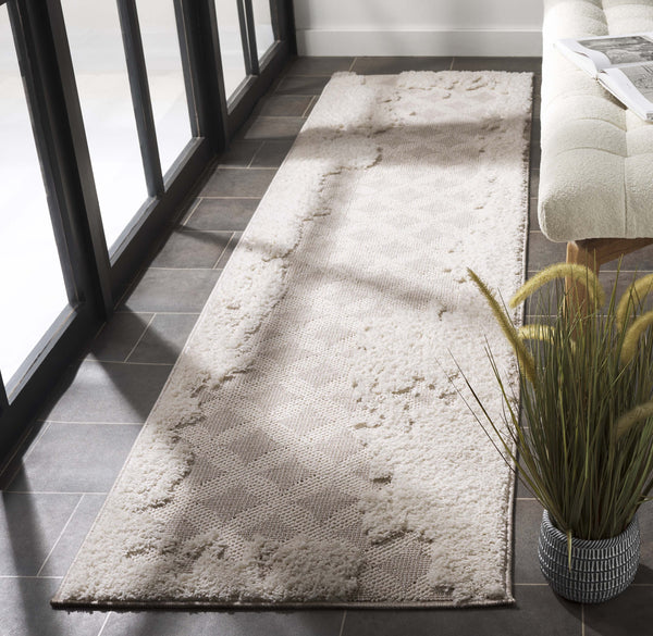 Safavieh Trends Modern Area Rug – Luxurious Plush Texture, Durable Craftsmanship, Timeless Design For Any Space Beige ,Ivory 70% Polyester,30% Polypropylene Trd136b-7r