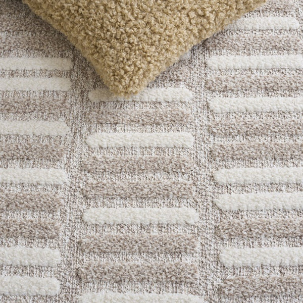 Safavieh Trends Power Loomed Solid Runner Rug in Taupe Ivory for Hallways and Entryways 6'-7" x 6'-7" (Square) TRD508E-7SQ