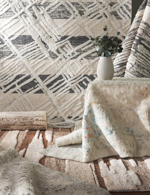 Safavieh Tribeca Modern Hand Knotted Area Rug - Luxurious Abstract Design In Soft Grey And Ivory Colors Grey ,Ivory 80% Wool,20% Cotton Tri117f-10