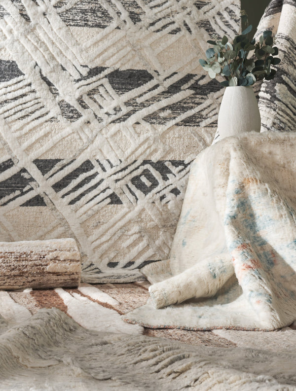 Safavieh Tribeca Modern Hand Knotted Area Rug - Luxurious Abstract Design In Soft Grey And Ivory Colors Grey ,Ivory 80% Wool,20% Cotton Tri117f-10