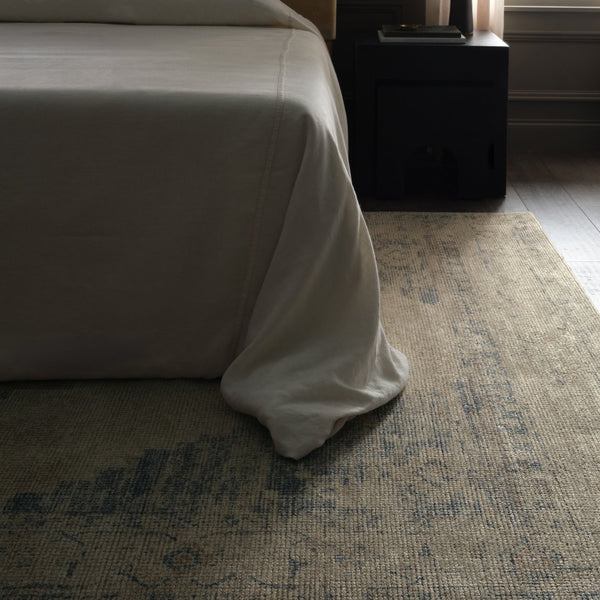 Jaipur Living Tesorino Vintage-Inspired Handcrafted Rug with Antique Medallion Design for Your Home