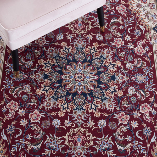 Safavieh Tucson Traditional Style Area Rug - Luxurious Floral Design, Machine Washable & Slip Resistant Comfort Red ,Navy Polyester Pile Tsn135q-212